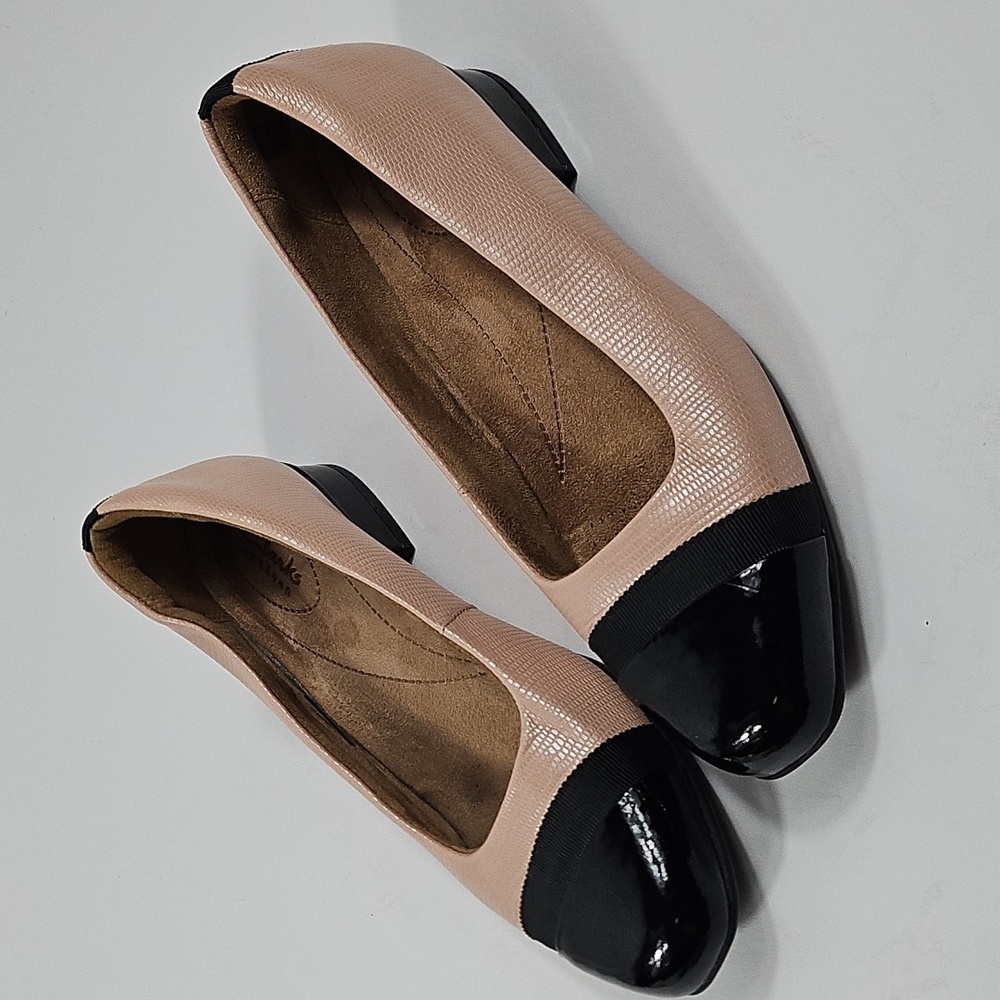 Clarks Artisan Keesha Rosa Leather Pink & Black Snakeskin Cap Toe Slip On Flat - Picture 2 of 16